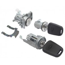 CILINDROS PUERTA - ENCENDIDO - CAJUELA CHEVROLET Aveo Mod. 19+ con 2 llaves de regata con chip